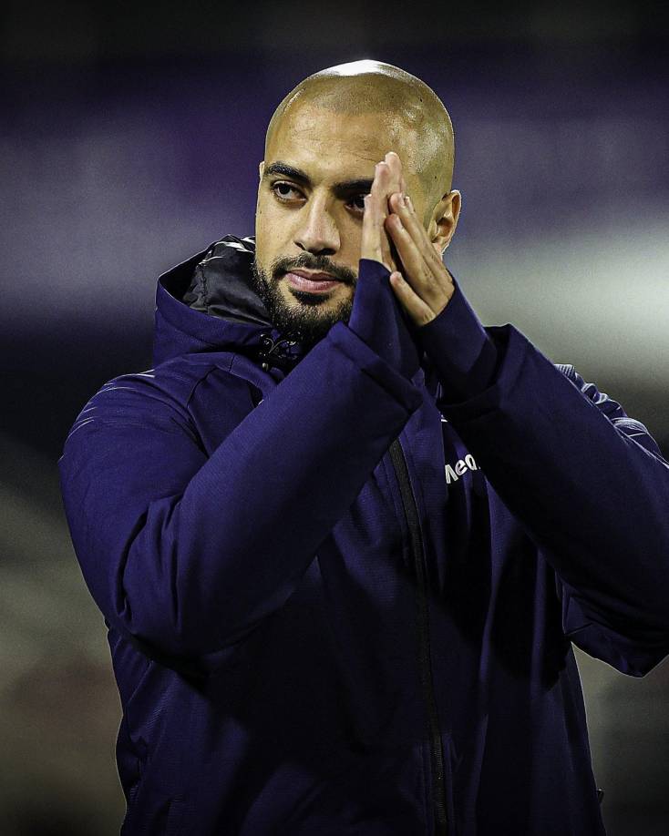 El Manchester United cerró este viernes la incorporación en calidad de cedido del centrocampista marroquí Sofyan Amrabat, procedente del Fiorentina, por 8,5 millones de libras (10 millones de euros).