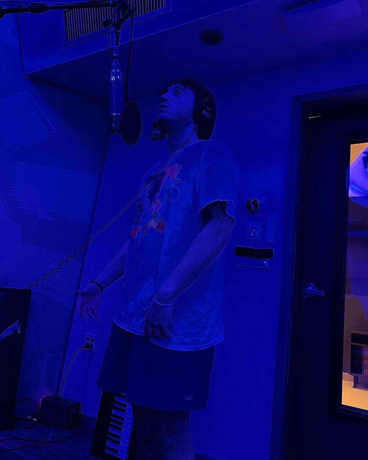 Su compatriota y el reconocido rapero, Paulo Londra también participará en el acto de presentación de la “Pulga” con su nuevo equipo.