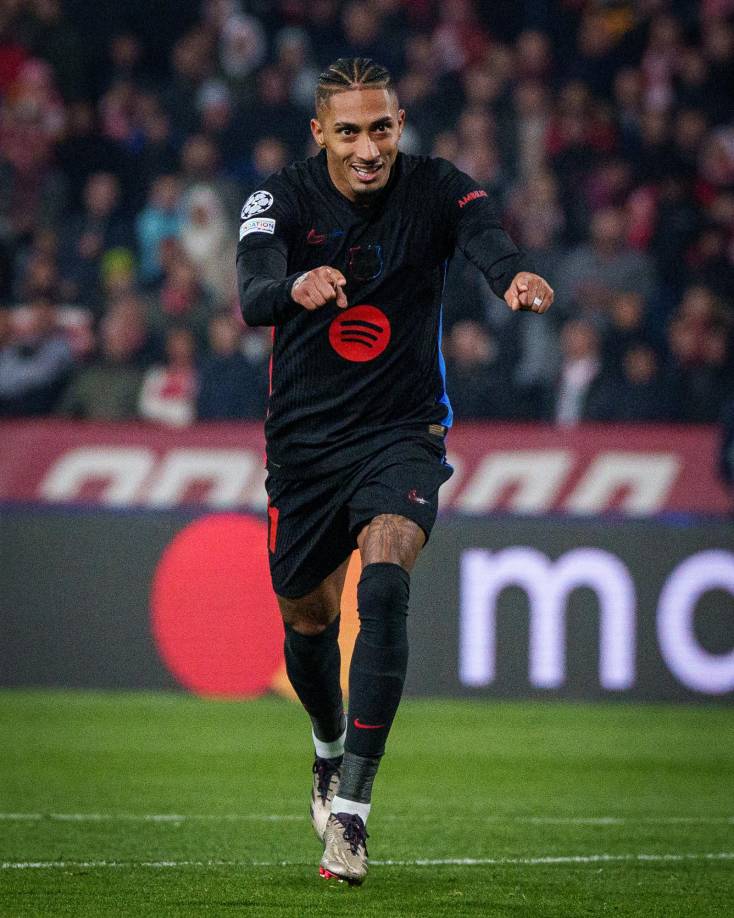 El brasileño también está pasando por un gran momento con el Barcelona. Así festejaba su gol ante el Estrella Roja.