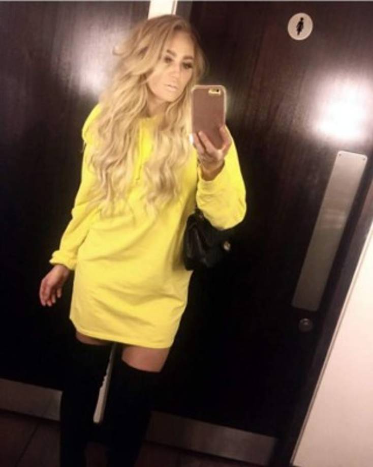 Alexandra, que por entonces tenía 19 años y actualmente tiene 25, contó en su blog que fue al hotel donde se hospedaba el futbolista porque no se sentía bien tras haber pasado la noche en un club nocturno londinense.