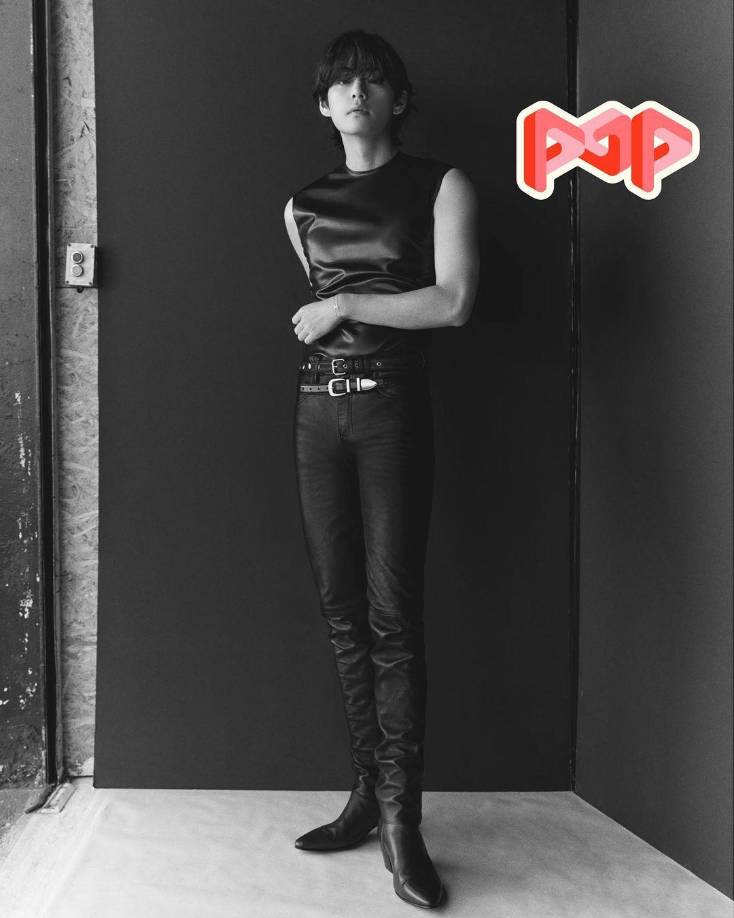 Con las fotos se confirma el por qué es uno de los Idol visuales más atractivos y populares.