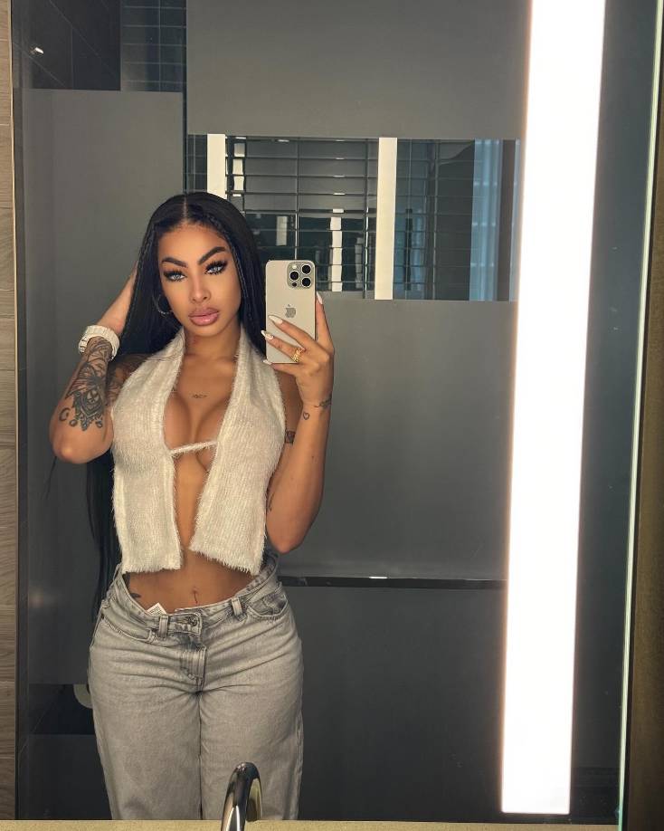 Pero, en esta ocasión agregó también un mensaje para quienes cuestionan su afición por las cirugías estéticas. 