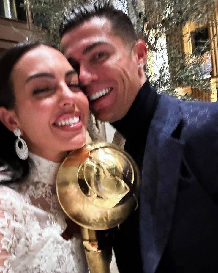 “Acompañando al mejor, al amor de mi vida”, escribió la modelo español en su Instagram junto a esta imagen con Cristiano Ronaldo.