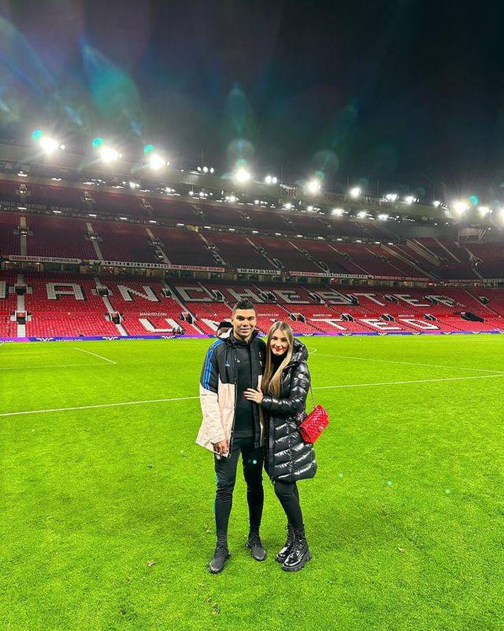 Anna ha trabajado como maquilladora y ha lanzado su propio negocio. Asimismo, acompaña al futbolistas a varios de sus partidos.