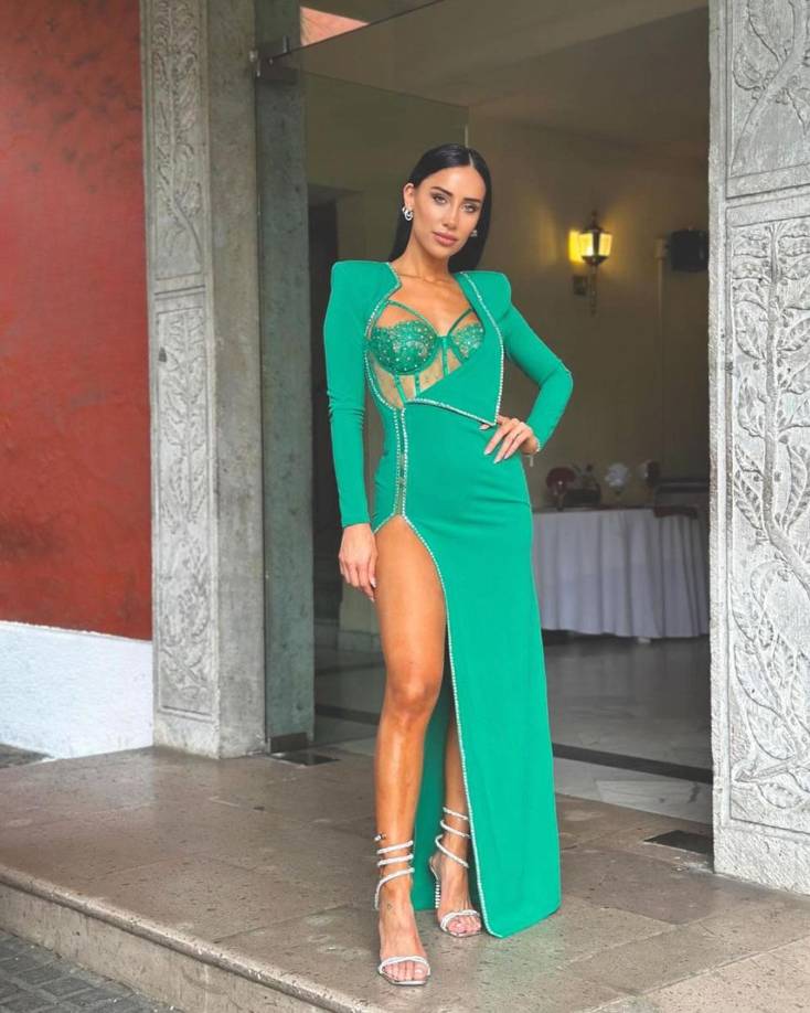 Si bien es conocida por su incursión en la televisión, siendo participantes de realities en México, donde vive, también tiene una faceta conocida en redes sociales.