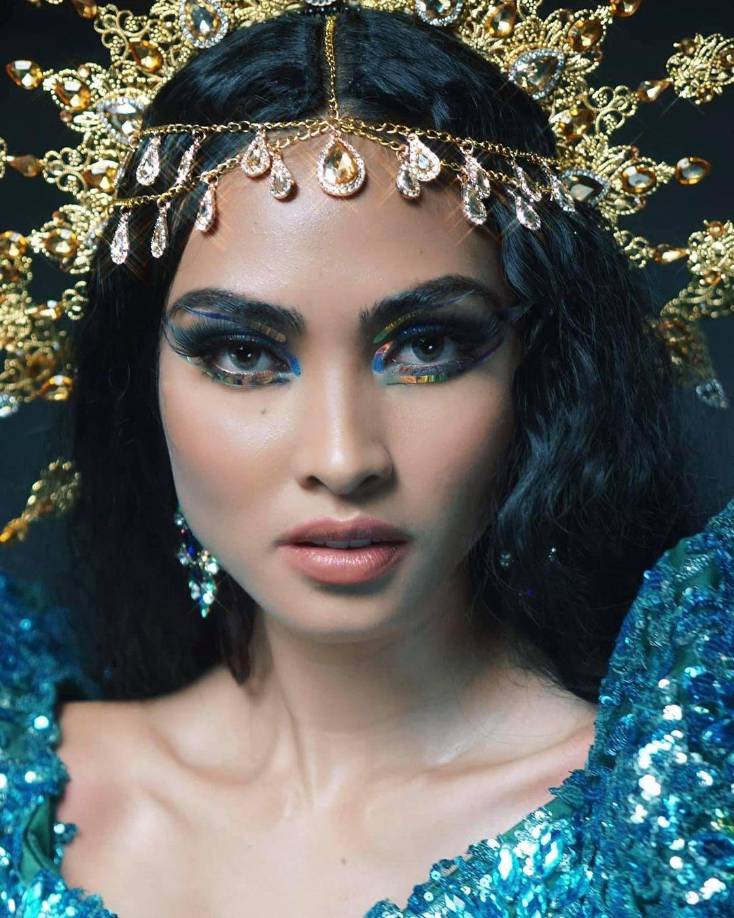 “Al igual que lo que todos esperan en LGBTQIA +, aspiro a la aceptación y la inclusión, especialmente la igualdad de derechos y la protección para la generación más joven que a menudo sufre de acoso y diferentes formas de violencia. Se les deja que se las arreglen por sí mismos, en particular a aquellos que son oprimidos por sus propios padres”, comentó para un medio local de Filipinas. 