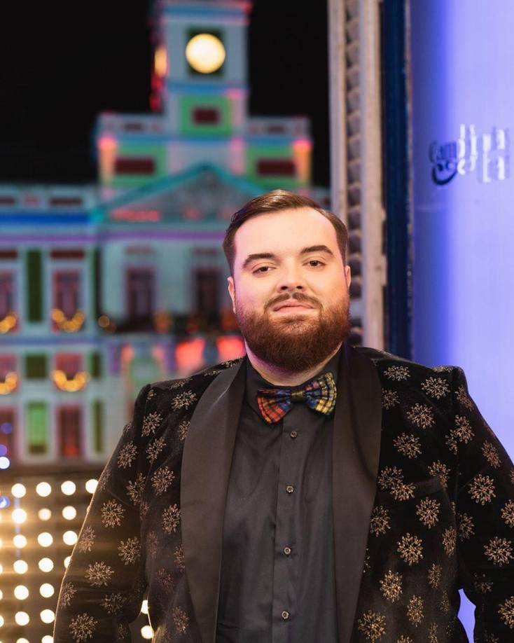 Sin embargo, la realidad era mucho más seria.“Sí, tú no ves de un ojo, pero la vista la tienes perfecta. Significa que estás perdiendo la vista, probablemente, por algo que tienes en el cerebro o por un problema que puedes tener en otro sitio”, fueron las explicaciones que recibió el joven de 28 años tras acudir al oftalmólogo para tratar su ceguera.