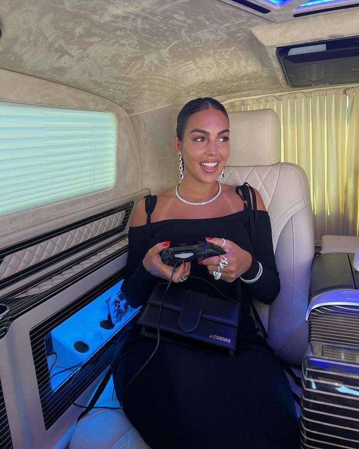 Entonces Iván comentó en tono de broma: “El amor lo podrían haber hecho en la cama, no en el spa”. Y Georgina confesó: “No, lo hicimos ahí”.