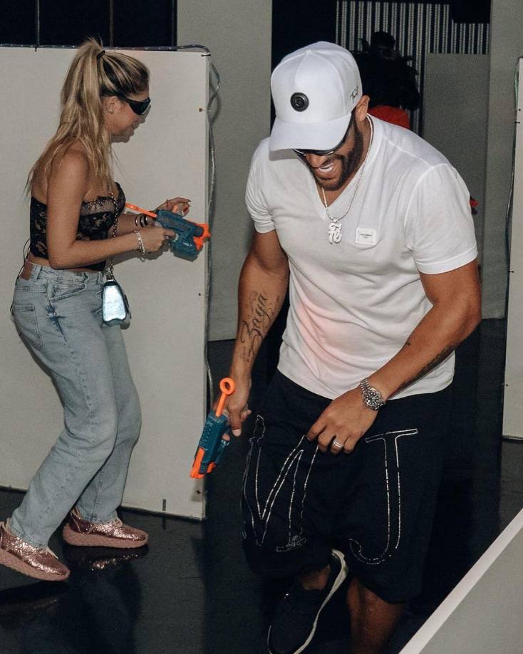 El jugador brasileñó fue el centro de la polémica por iniciar un nuevo vínculo amoroso con la sobrina de su exesposa. 