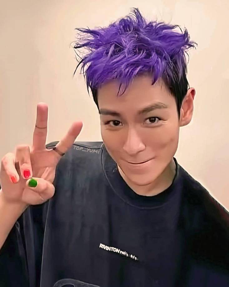 Desde su debut en 2006, BIGBANG rompió récords y marcó hitos, como el videoclip “Fantastic Baby”, que en 2012 superó las <b>300 millones de vistas en YouTube</b>, algo sin precedentes para la industria en ese momento. El grupo fue reconocido como “Artista del Año” y “Mejor Grupo Masculino” en los Mnet Asian Music Awards, consolidando su influencia en la cultura pop.