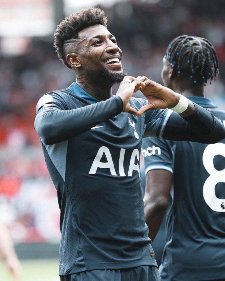 Al-Nassr ofreció al Tottenham cerca de 23 millones de euros por el pase de Emerson Royal. La entidad londinense rechazó la propuesta aunque no se descarta que desde Arabia Saudita llegue otra mejorada, según Marca.