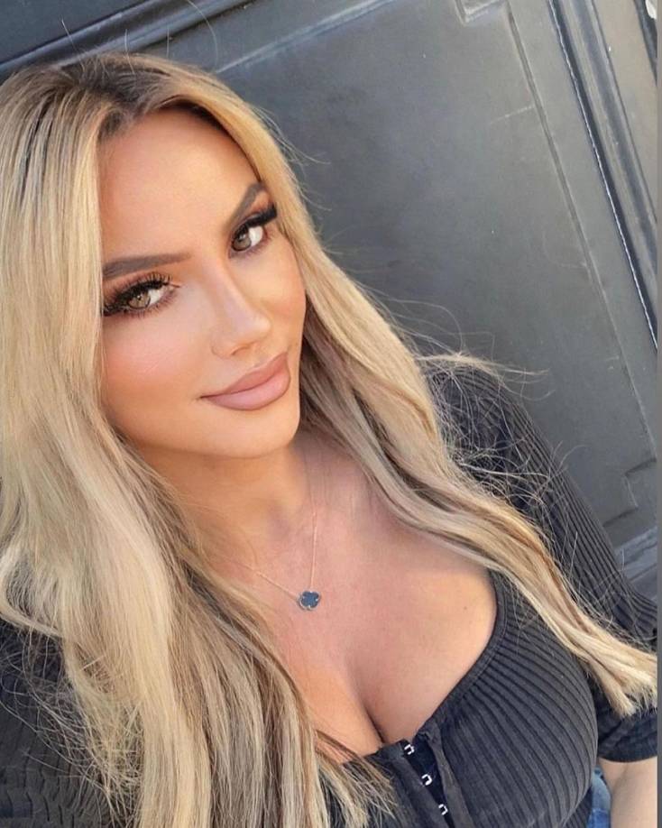 Blerta Dajaku ha captado el interés de los fanáticos, convirtiéndose en una figura muy comentada en redes sociales, aseguró el diario británico Daily Star.