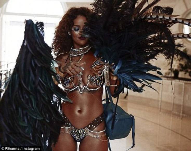 El cuerpazo de Rihanna es uno de los más enviados en el mundo del escenario.