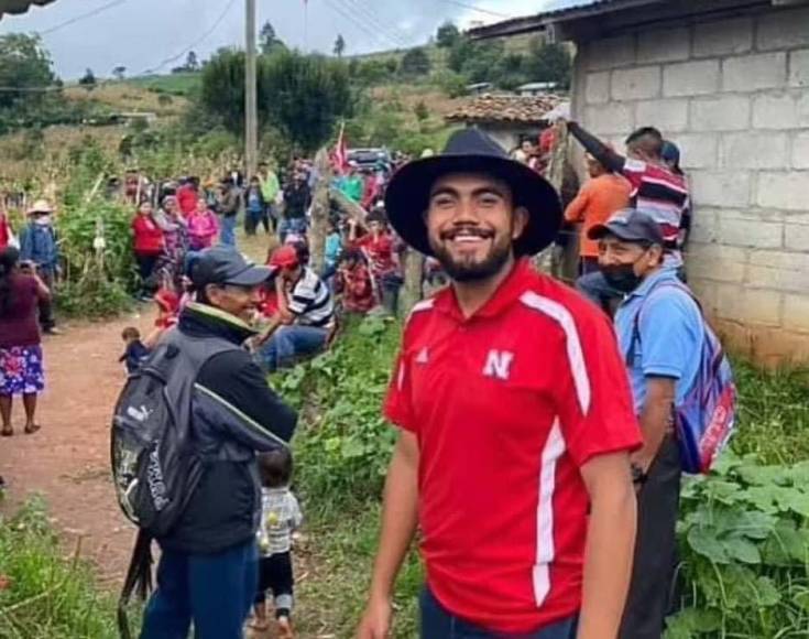El chico es originario de Las Huertas de Yarula, La Paz. Hoy apenas a sus 22 años de edad está a punto de establecer historia ya que apunta a convertirse en alcalde.