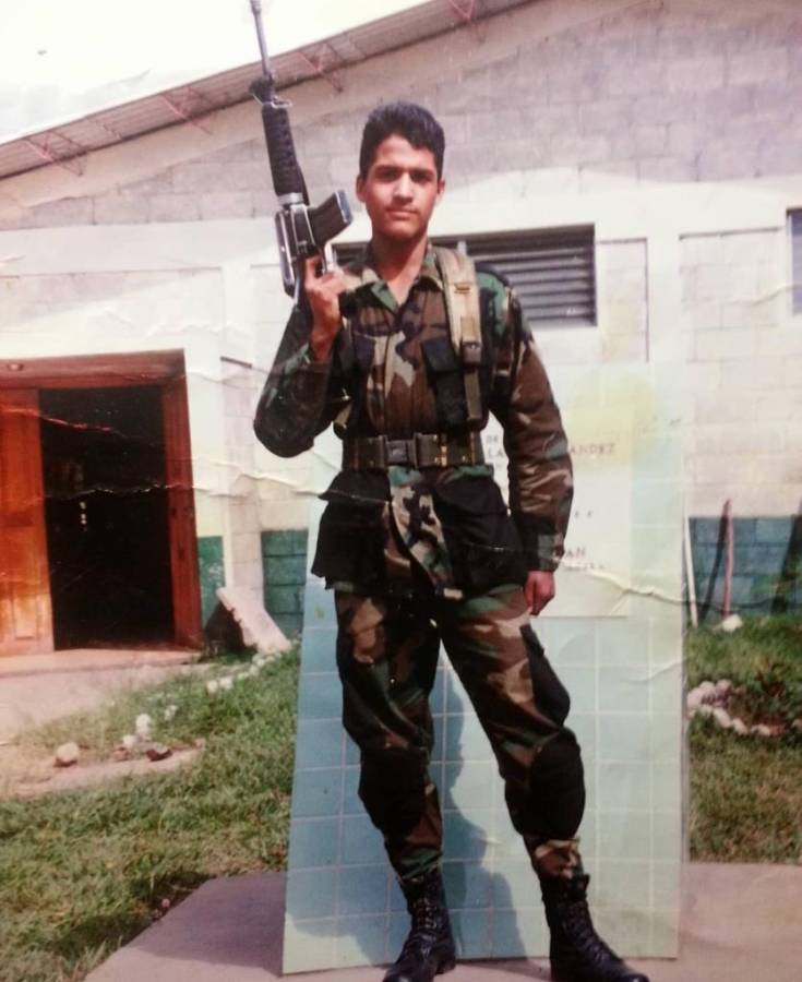 Ricky Fúnez hace unos años atrás como militar en Honduras.