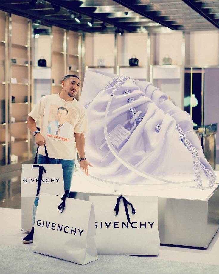 A sus 25 años de edad, el boxeador hondureño Teófimo López se codea al nivel de las grandes estrellas.