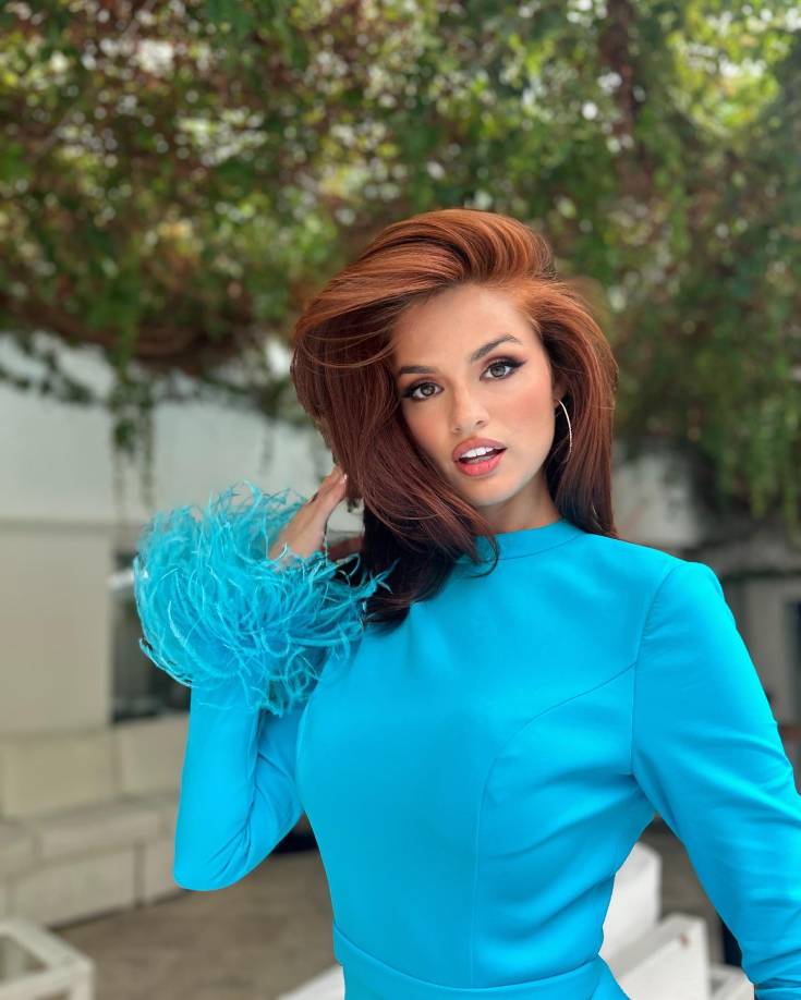 “Estoy inspirada y quiero compartir ese sentimiento con el universo. Llevaré conmigo un pedazo de cada uno de ustedes y agradezco a Dios por la oportunidad de haberme conectado con la mayoría de ustedes. Siempre estaré agradecida por esta experiencia y espero representar a Honduras con el más alto honor! Vamos adelante!”, concluyó Stephanie Cam, quien ya suena como una de las grandes favoritas para convertirse en la nueva Miss Honduras Universo. 