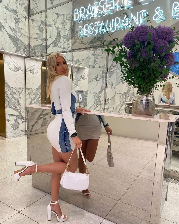 Tras la atrevida petición, la modelo respondió que no podía realizarlo debido a que se encontraba de viaje.