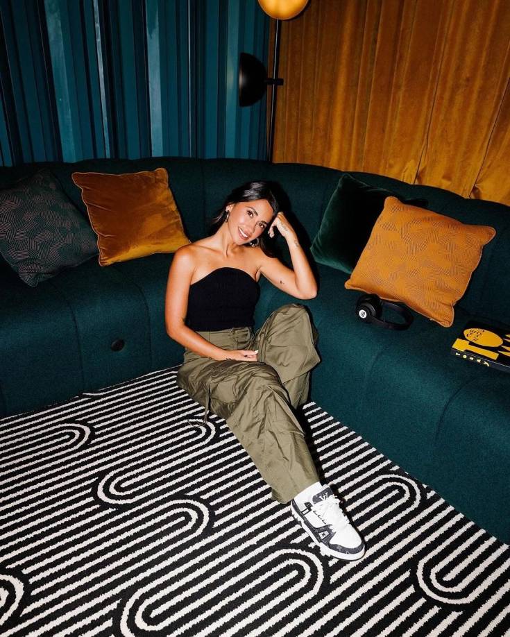 “La música forma parte de mí, siempre escuché música de todos lados, pero hay algo en la música latina que me fascina, tenemos artistas increíbles y me llena de orgullo que nos representen a nivel internacional”, dijo la argentina.