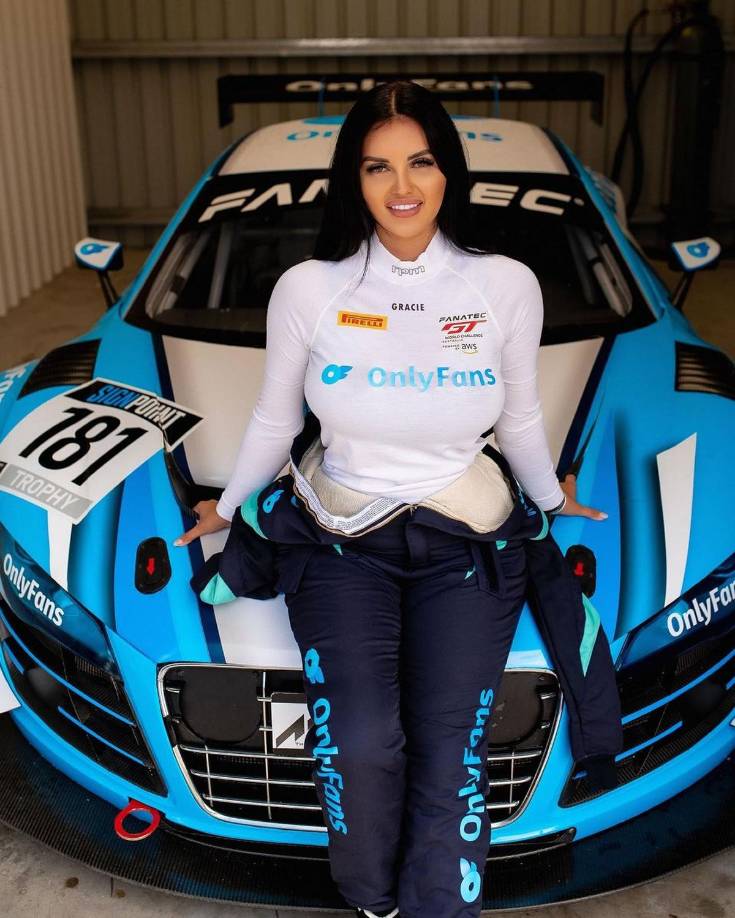 La piloto australiana es dos veces ganadora del Bathurst 1000 que se corre en su país.