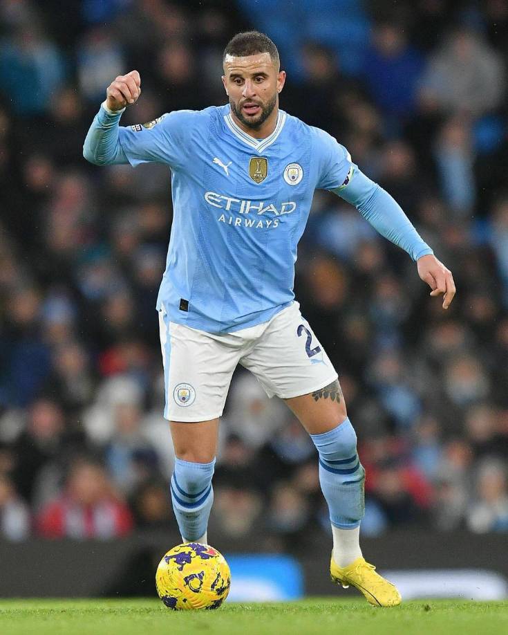 En el medio antes mencionado, la joven compartió las pruebas de ADN y una foto del futbolista con la pequeña para dar credibilidad a su versión.