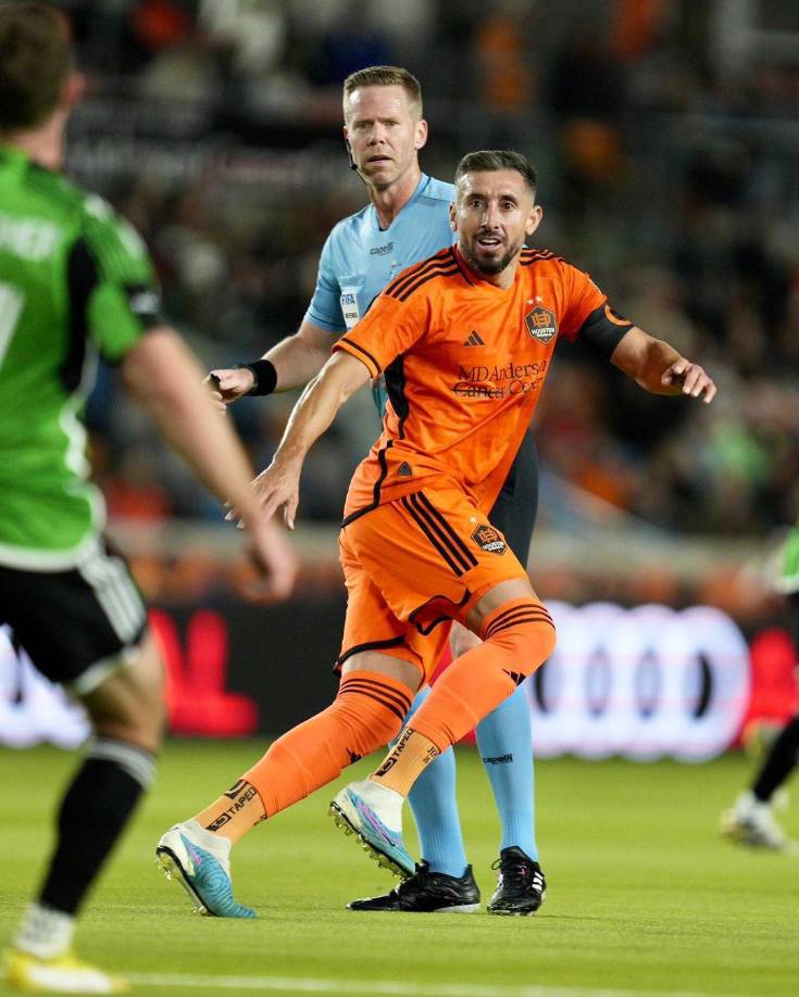 Mediocentro: El mexicano Héctor Herrera del Houston Dynamo.