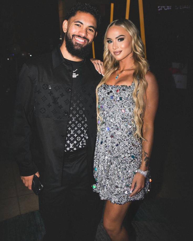 “Alisha Lehmann y Douglas Luiz están listos para la primera transferencia de parejas”, titulan algunos medios ingleses.