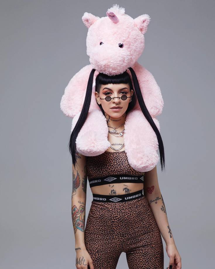 De acuerdo con el comunicador, serían 9 millones de dólares los que Cazzu habría perdido después de sus declaraciones del 31 de octubre. <b>“Dicen que le dio baje, que 9 millones de dólares”, </b>mencionó en ‘Todo para la mujer’ el 18 de noviembre.