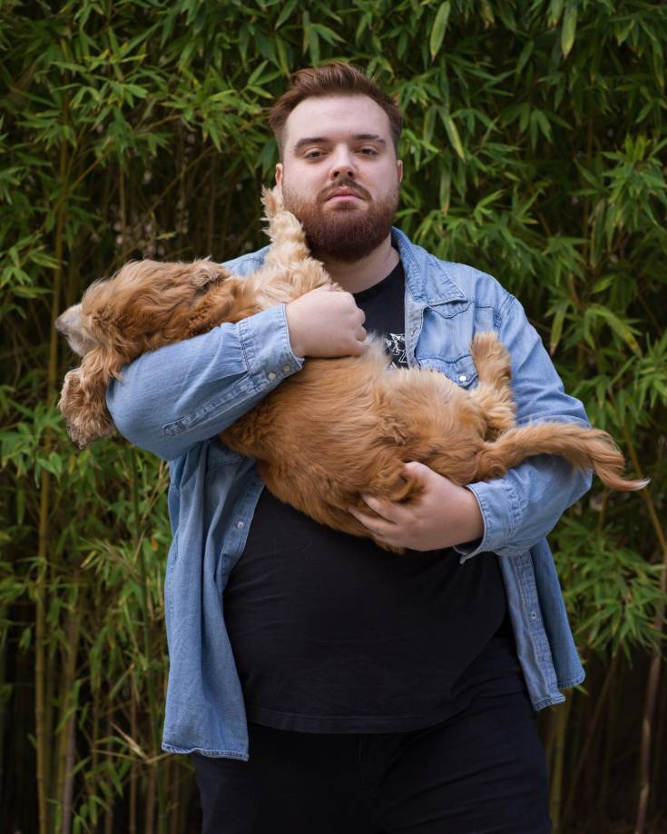 “Vemos series, películas, a veces hacemos cosas juntos. Nos gusta mucho comer fuera, dar paseos por el monte con los perros y jugar al baloncesto aquí en casa. Tenemos jacuzzi, hacemos cosillas... Pero tampoco son planes espectaculares, porque salimos poco”, añadió Ibai Llanos.