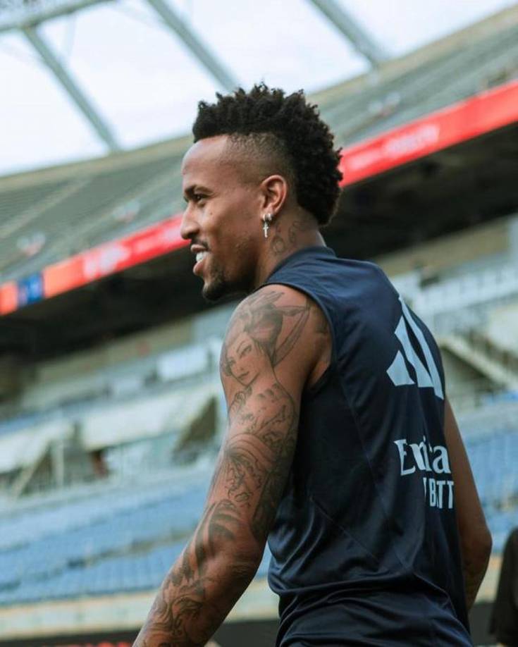 Al principio todo parecía que habrían terminado de una forma amistosa, pero varios medios apuntaron a que el futbolista del Real Madrid la habría denunciado por acoso constante.