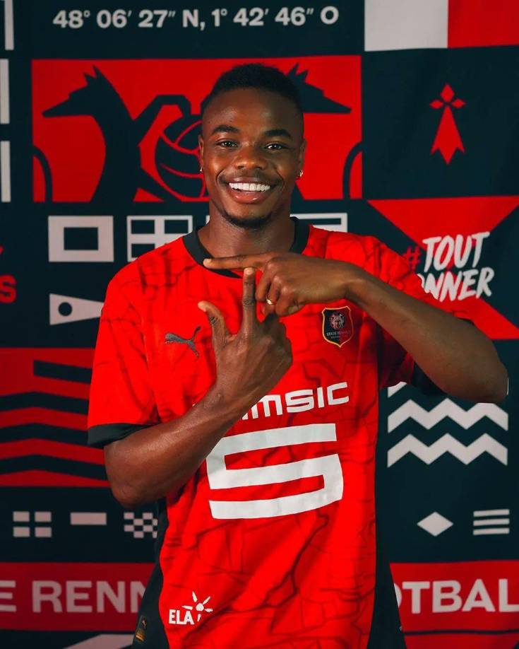 OFICIAL / El Rennes ficha al colombiano Carlos Andrés Gómez, quien llega procedente del Real Salt Lake por 10 millones de euros.