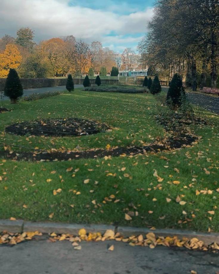 “La garzona” visitó el monolito del Parque Vigeland, o “Parque de las esculturas” en la ciudad de Oslo, capital de Noruega. 