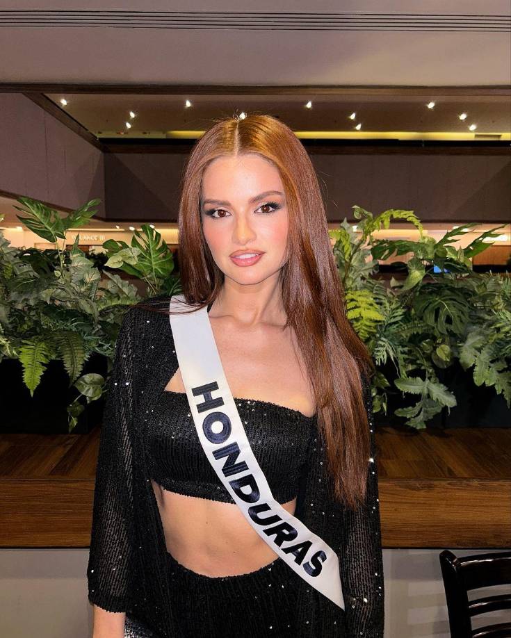 Asimismo, la bella pelirroja reiteró que, como madre, quiere fomentar la importancia de validar las emociones y opiniones de los niños para que sean seguros de sí mismos. “Yo le doy una voz a mi hija, pido respeto cuando ella está hablando y le permito involucrarse en las conversaciones para que cuando crezca tenga confianza para hablar. La gente siempre va a tener una opinión de ti sin conocerte, no mires eso, lo que importa es la gente que tú amas y en la que confías. Tienes que cuidarte para tener confianza y amor propio, eso le enseño a mi hija”, explicó.