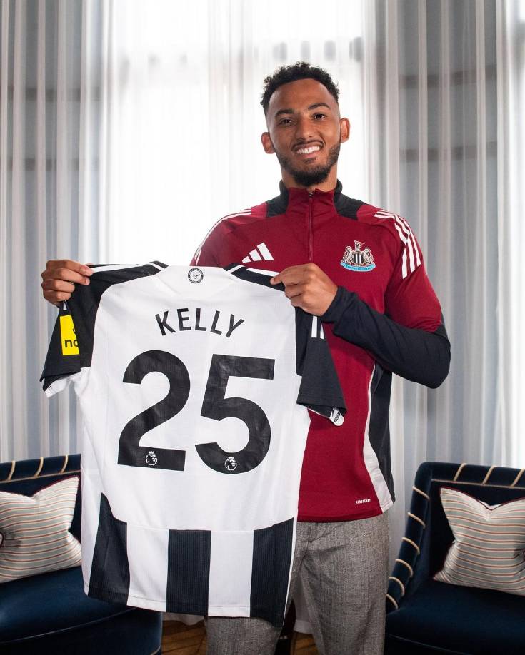 El Newcastle hizo oficial este jueves el fichaje de Lloyd Kelly. El zaguero inglés abandona el Bournemouth para recalar en las ‘urracas’ hasta el 30 de junio de 2029.
