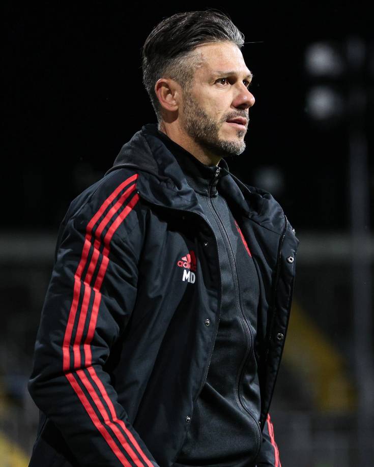 El Bayern Múnich ha confirmado la marcha de Martín Demichelis, hasta ahora entrenador del filial del conjunto bávaro, a River Plate, donde ocupará el puesto de entrenador tras la marcha de Marcelo Gallardo