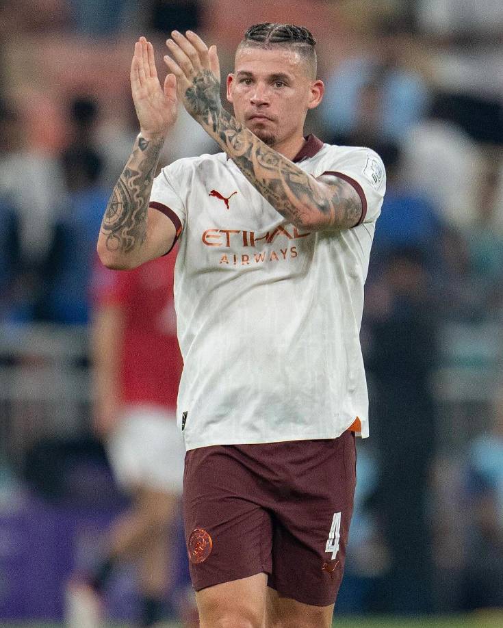 Pep Guardiola habló sobre Kalvin Philips en el Manchester City: “No hay novedades. Kalvin no pudo entrenar durante los últimos cinco días porque estaba enfermo, congestionado y con fiebre. No conozco los deseos de los jugadores y no hablaré sobre un traspaso”.