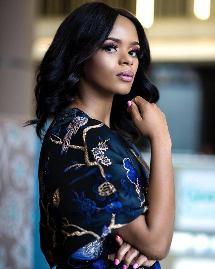 El presidente Cyril Ramaphosa dijo estar “perturbado” por el caso, que cautiva sobre todo porqué Magudumana pasó de doctora de la alta sociedad a fugitiva. 