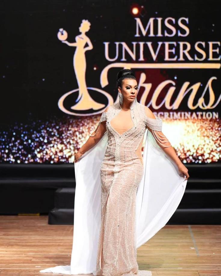 “Lamento mucho que muchos colegas directores no se atreven a hablar ni a decir nada de lo que está pasando por miedo a represalias del MGI, de retirarles la franquicia, y es por eso que yo si alzo mi voz, por aquellos que no se atreven a hablar ni decir la verdad sobre la corrupción y el maltrato del MGI”, culminó Amelia Vega en su mensaje.