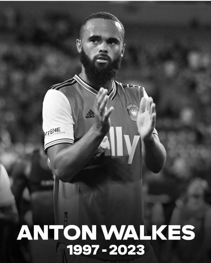 Aunque el Charlotte no ofreció detalles del mortal accidente, el periódico The Miami Herald señaló que Walkes resultó en herido cuando dos embarcaciones chocaron el miércoles cerca del Miami Marine Stadium.