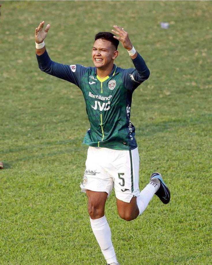 Luis Vega: El defensor fue titular indiscutible bajo el mando de Salomón Nazar y finalizó su contrato con Marathón.