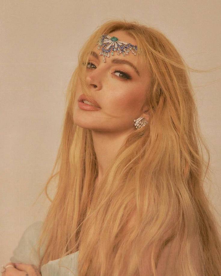 En los comentarios, Lohan respondió con otro emoji de corazón partido, mientras que Dina Lohan, madre de la actriz, agregó: “Lamento mucho su pérdida”.