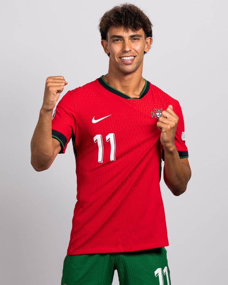 Joao Félix está en el mercado y se le cierra la puerta del Benfica. Según A Bola, ni el jugador ni el club están convencidos del traspaso. La intención del futbolista, de su agente Jorge Mendes y del Atlético es otra: mirar propuestas de ligas más importantes. Barcelona estaba intentando su fichaje, pero no le salen los números.