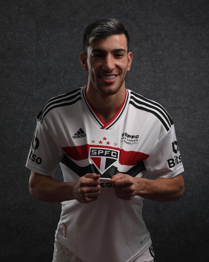 Pedro Gabriel Pereira Lopes, más conocido como Pedrinho, llegó al Tricolor de Morumbí en enero pasado, cedido por el Lokomotiv de Moscú. Desde entonces ha jugado nueve partidos con el conjunto paulista. Hasta el momento, el jugador no se ha pronunciado.