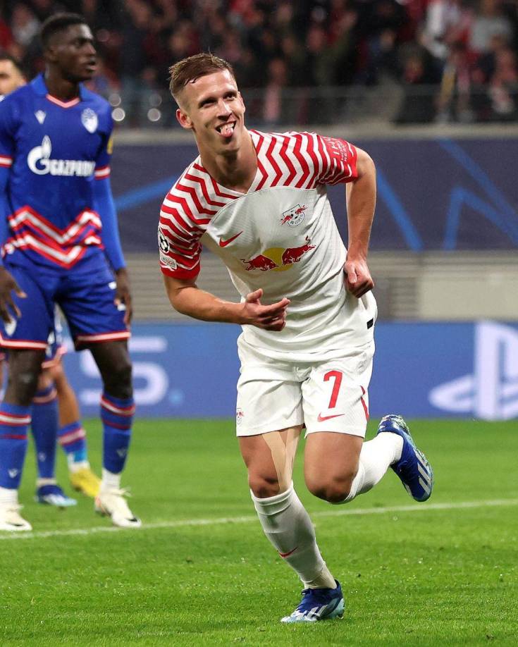 Dani Olmo sobre el interés de Hansi Flick para el Barcelona: “Que me tenga en la lista tampoco significa mucho, también puede tener a más jugadores. Yo en este sentido intento solo jugar a fútbol, que es donde yo puedo demostrar y donde tengo que hablar”,