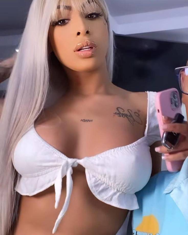  La joven nació en Santo Domingo, República Dominicana, en una familia de médicos.