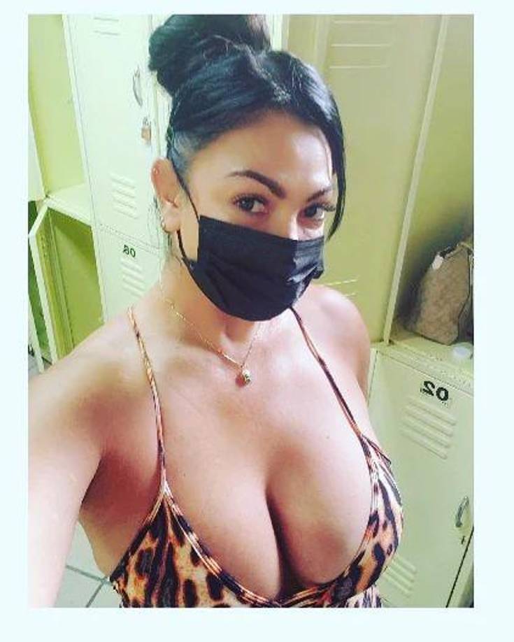 Su trayectoria como actriz de series, videos y películas incluye 20 títulos, aunque su carrera artística fue a menos en los últimos años y desde 2019 trabajaba en palenques y ferias, según informa la prensa local.