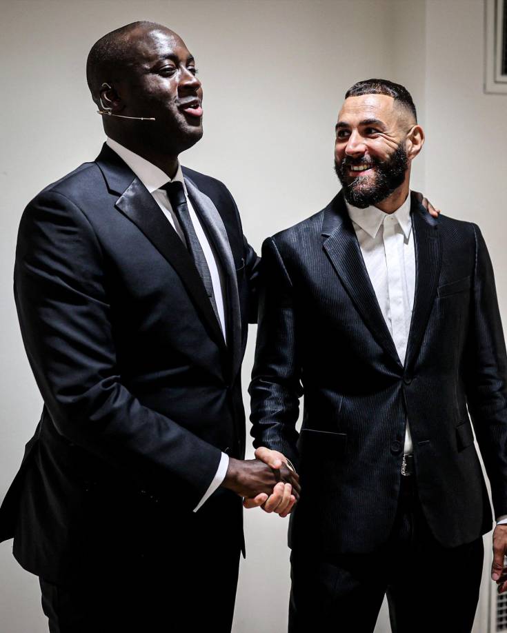 El exfutbolista marfileño Yaya Touré, que jugó en el Barcelona y Manchester City, entre otros, felicitó a Karim Benzema personalmente.