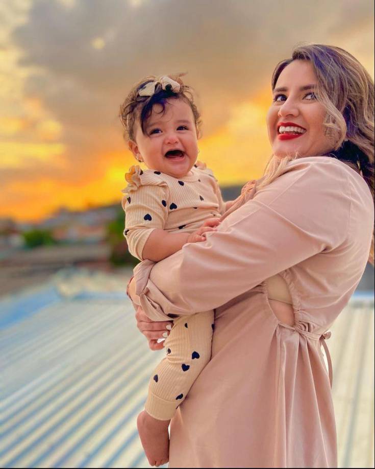 “Yo despaché a una empleada porque vi como me agarró a la bebé que tenía 3 meses, me la agarró de los piecitos de la cama king size”, inició diciendo. 