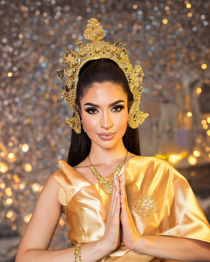 Yariela ha compartido sus expectativas y emociones respecto a su participación en el certamen internacional. “Estoy muy emocionada y agradecida por la oportunidad de representar a Honduras en un escenario tan prestigioso. Mi objetivo es no solo destacar por mi belleza, sino también por mi compromiso con causas sociales y ambientales. Quiero inspirar a otros a valorar y proteger nuestra cultura y nuestro planeta”.