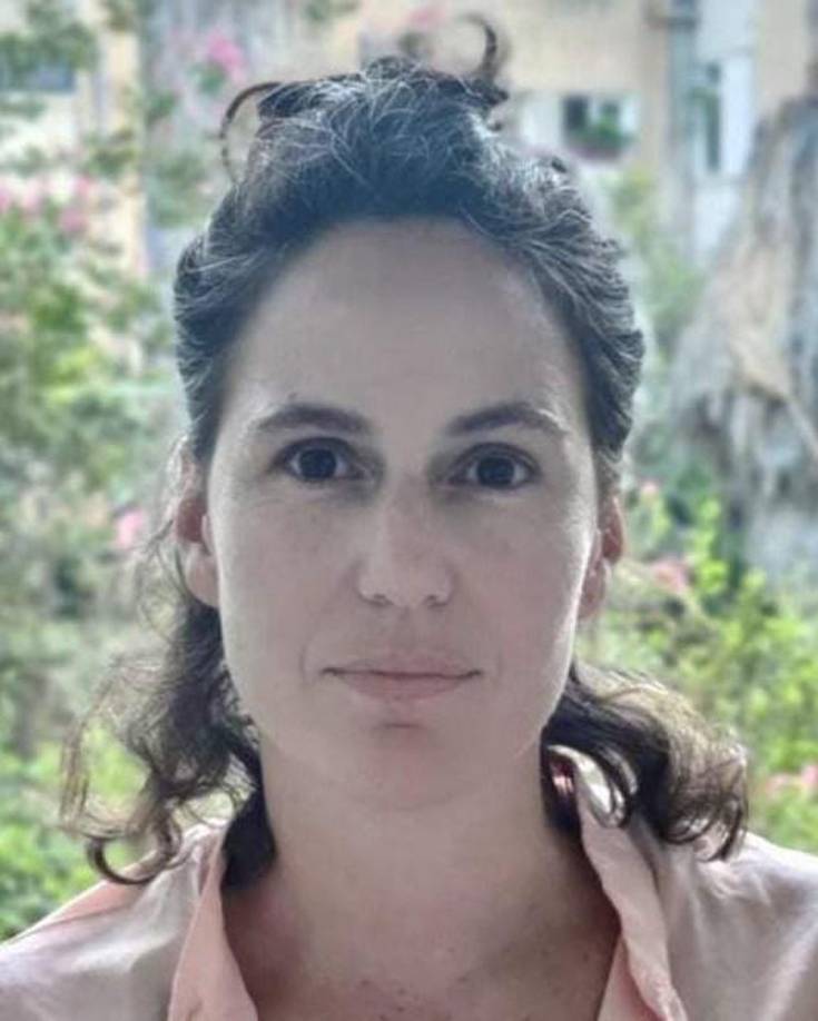 La israelí Carmel Gat, terapeuta ocupacional de 40 años, fue secuestrada cuando visitaba a sus padres en el kibutz Beeri, y hoy las autoridades de esa localidad agrícola confirmaron su muerte.